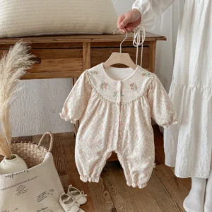 Autumn and winter girls' clothing: one-piece pants, flower-patterned long sleeves, long crawl